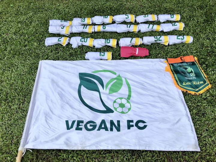 VEGAN FC và Mật Táo Đỏ đã đồng hành cùng nhau suốt nhiều giải đấu