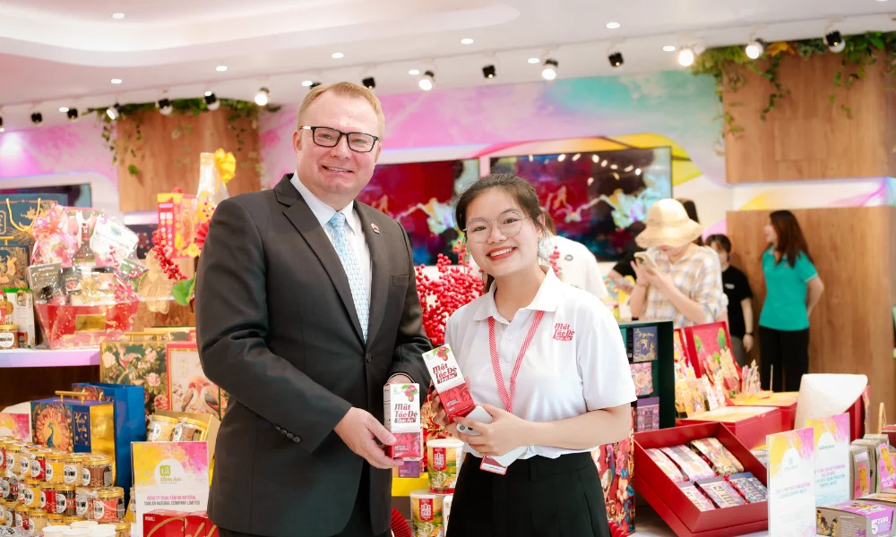 Mật Táo Đỏ Tâm An Tại Hội Nghị Kết Nối Giao Thương Tại Showroom Nguyễn Huệ, Quận 1 9 Mat Tao Do Tam An 8